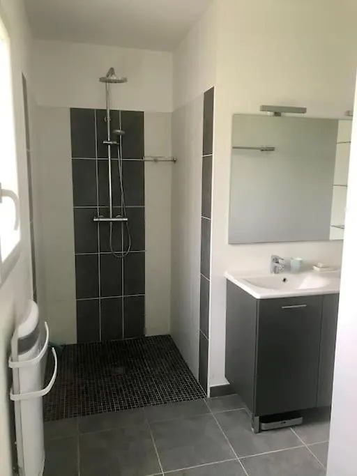 Maison Recente Gorges De L'Ardeche Rochecolombe Hébergement de vacances